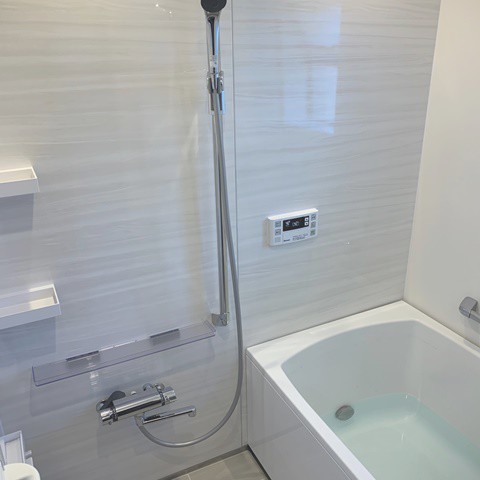 施工後　ＵＢ　スタイリッシュな色とデザインですっきりとした清潔感のある浴室になりました