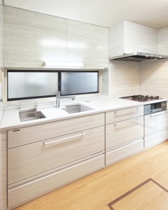 暮らしに寄り添う、すっきりキッチン【埼玉県富士見市T様邸】